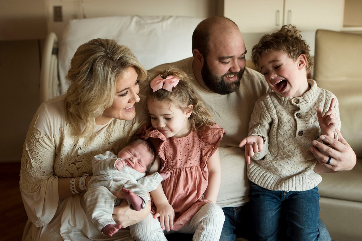 Chelsey Hunnel, husband, and three kids